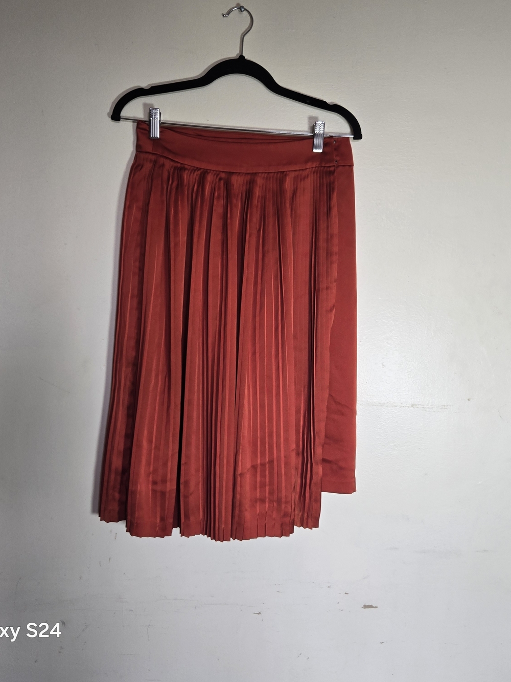 Banana Republic Pleated Midi Skirt in Rust